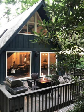 Newly renovated A-frame 5 Min walk to main street
